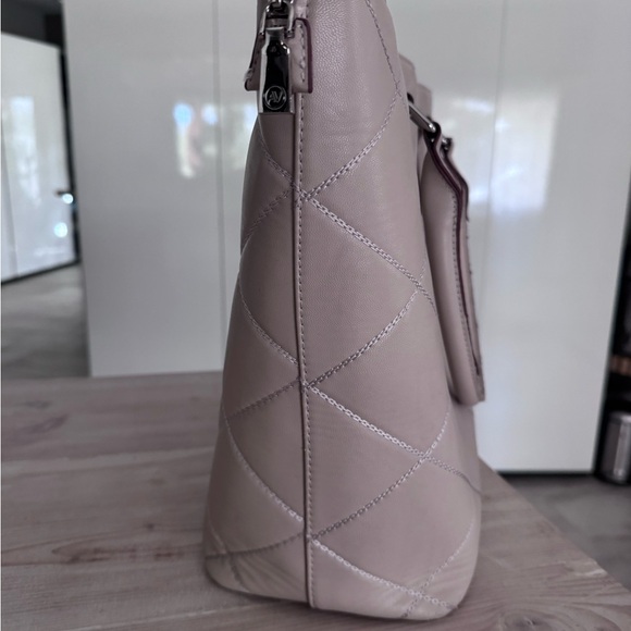 Adrienne Vittadini Quilted Tan Tote Bag - Picture 5 of 10